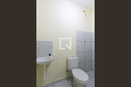 Banheiro de casa para alugar com 1 quarto, 35m² em Vila Curuçá, São Paulo