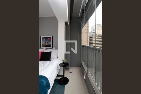 Varanda de kitnet/studio para alugar com 0 quarto, 21m² em República, São Paulo