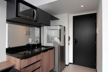 Cozinha de kitnet/studio para alugar com 0 quarto, 21m² em República, São Paulo