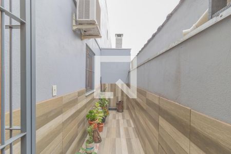 Casa de condomínio à venda com 68m², 2 quartos e 1 vagaQuintal