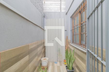 Casa de condomínio à venda com 68m², 2 quartos e 1 vagaQuintal