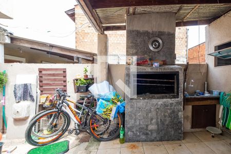 Casa à venda com 60m², 3 quartos e 1 vagaÁrea de Serviço