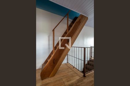 Casa à venda com 60m², 3 quartos e 1 vagaEscada
