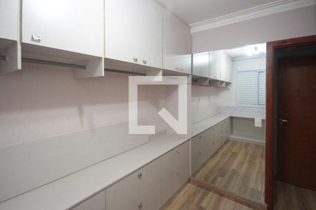 Apartamento para alugar com 74m², 3 quartos e 2 vagas Apartamento para alugar com 74m², 3 quartos e 2 vagasCloset