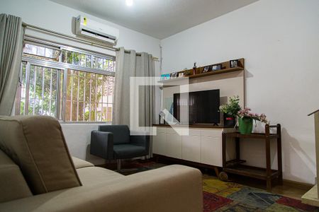 Casa à venda com 168m², 5 quartos e 2 vagasSala