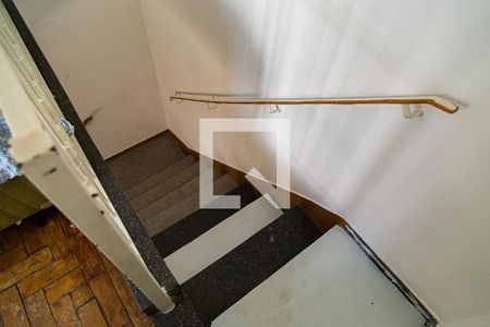 Casa à venda com 168m², 5 quartos e 2 vagasEscada