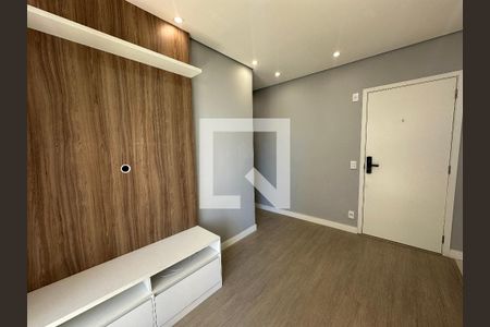 Sala de apartamento à venda com 2 quartos, 44m² em Jardim Tupanci, Barueri