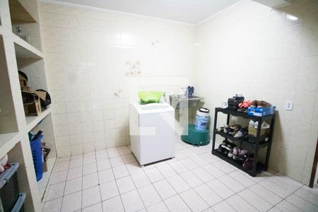 Casa à venda com 240m², 3 quartos e 2 vagasÁrea de Serviço