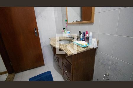 Casa à venda com 240m², 3 quartos e 2 vagasBanheiro