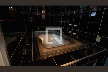 Casa à venda com 240m², 3 quartos e 2 vagasBanheiro suíte