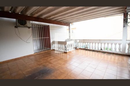 Casa à venda com 240m², 3 quartos e 2 vagasÁrea externa