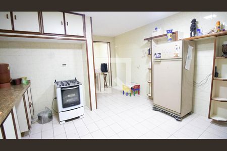 Casa à venda com 240m², 3 quartos e 2 vagasCozinha