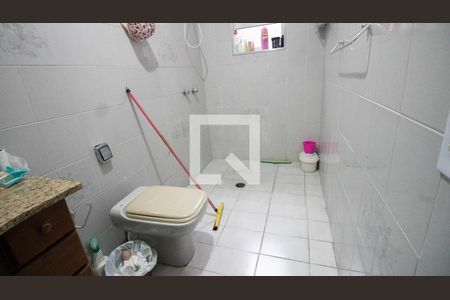 Casa à venda com 240m², 3 quartos e 2 vagasBanheiro