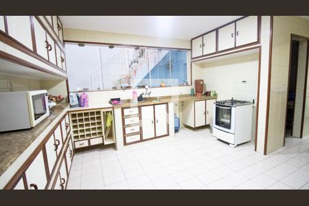 Casa à venda com 240m², 3 quartos e 2 vagasCozinha