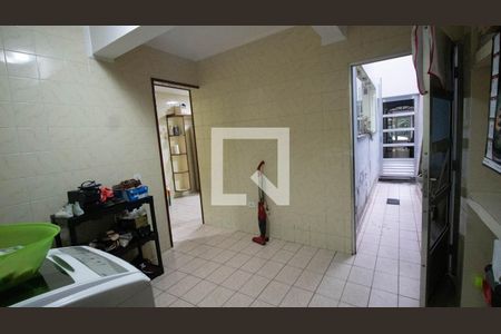 Casa à venda com 240m², 3 quartos e 2 vagasÁrea de Serviço