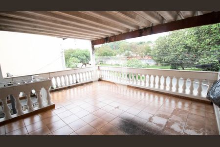 Casa à venda com 240m², 3 quartos e 2 vagasÁrea externa