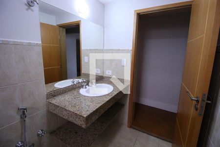 Apartamento para alugar com 124m², 3 quartos e 2 vagasBanheiro