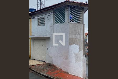 Casa à venda com 140m², 3 quartos e 3 vagas Casa à venda com 140m², 3 quartos e 3 vagasFachada