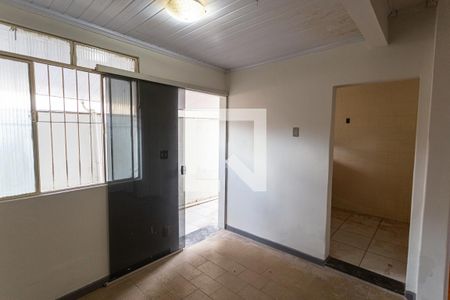 Sala de casa à venda com 4 quartos, 80m² em Santa Tereza, Belo Horizonte