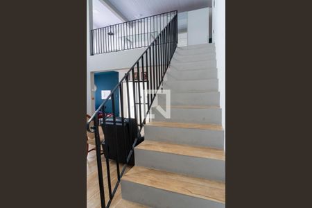 Casa à venda com 216m², 5 quartos e 1 vagaEscada da Loft