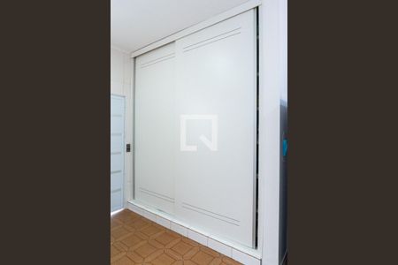 Casa à venda com 216m², 5 quartos e 1 vagaCozinha - Armários