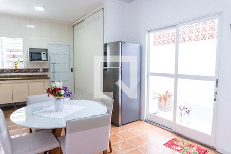 Casa à venda com 216m², 5 quartos e 1 vagaCozinha