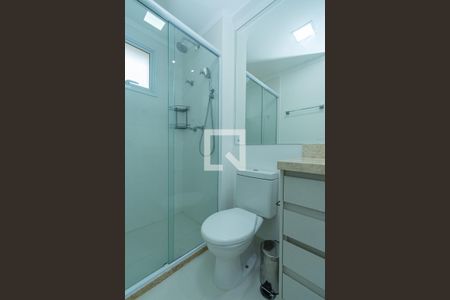 Banheiro da Suíte de apartamento à venda com 2 quartos, 74m² em Parque Rural Fazenda Santa Cândida, Campinas