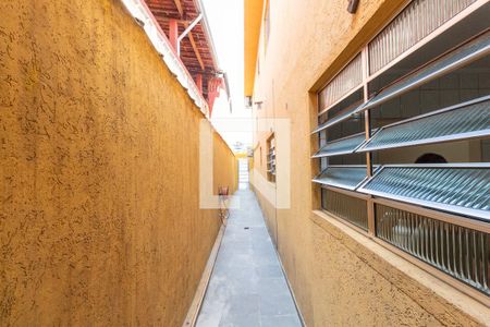 Casa à venda com 170m², 3 quartos e 4 vagasCorredor