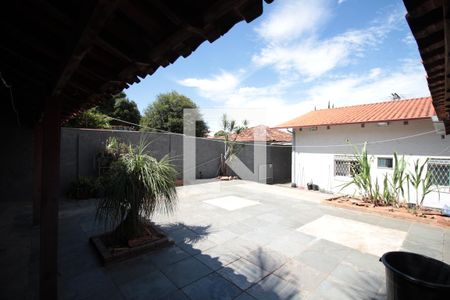 Casa à venda com 90m², 3 quartos e 1 vagaQuintal