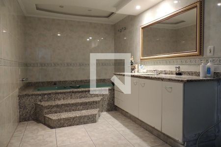 Casa à venda com 548m², 8 quartos e 2 vagasBanheiro da Suíte 4