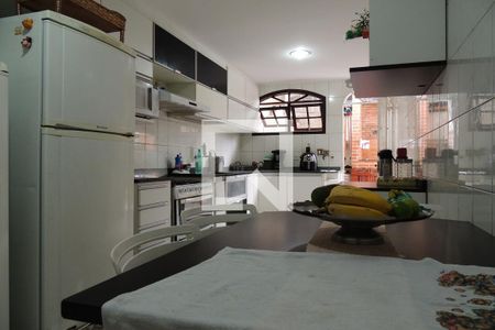 Casa à venda com 548m², 8 quartos e 2 vagasCozinha - Armários