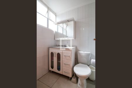 Banheiro de apartamento para alugar com 1 quarto, 33m² em Santo Antônio, Porto Alegre