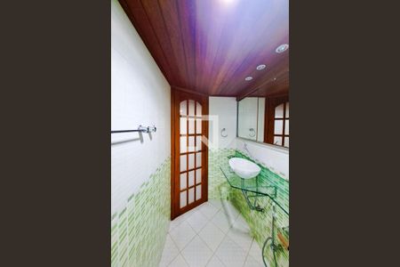 Casa à venda com 434m², 5 quartos e 2 vagas Casa à venda com 434m², 5 quartos e 2 vagasBanheiro 2