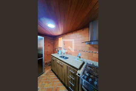 Casa à venda com 434m², 5 quartos e 2 vagas Casa à venda com 434m², 5 quartos e 2 vagasCozinha do Porão