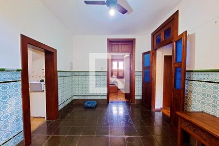 Casa à venda com 434m², 5 quartos e 2 vagas Casa à venda com 434m², 5 quartos e 2 vagasCopa