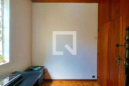 Casa à venda com 434m², 5 quartos e 2 vagas Casa à venda com 434m², 5 quartos e 2 vagasQuarto 3