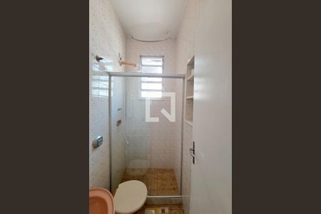 Casa à venda com 434m², 5 quartos e 2 vagas Casa à venda com 434m², 5 quartos e 2 vagasBanheiro de serviço