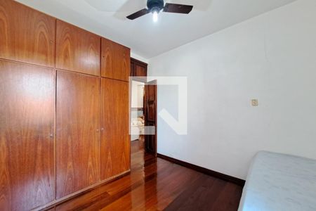 Casa à venda com 434m², 5 quartos e 2 vagas Casa à venda com 434m², 5 quartos e 2 vagasQuarto 1