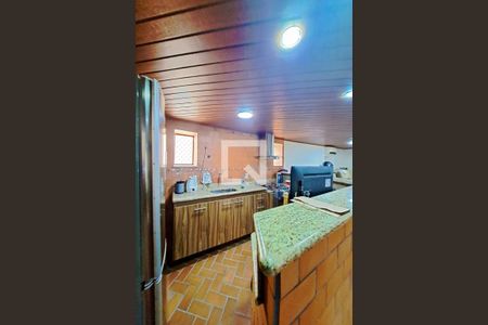 Casa à venda com 434m², 5 quartos e 2 vagas Casa à venda com 434m², 5 quartos e 2 vagasCozinha do Porão