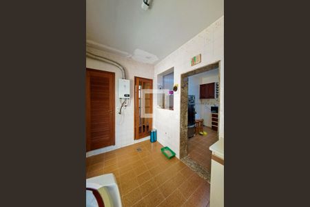 Casa à venda com 434m², 5 quartos e 2 vagas Casa à venda com 434m², 5 quartos e 2 vagasÁrea de Serviço