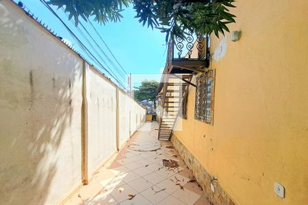 Casa à venda com 434m², 5 quartos e 2 vagas Casa à venda com 434m², 5 quartos e 2 vagasQuintal
