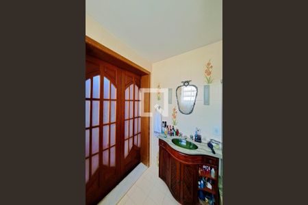 Casa à venda com 434m², 5 quartos e 2 vagas Casa à venda com 434m², 5 quartos e 2 vagasBanheiro da Suíte