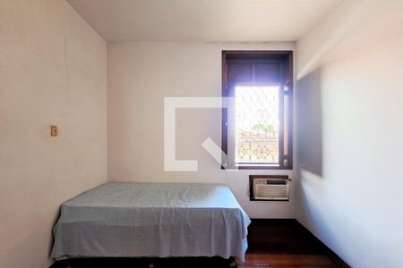 Casa à venda com 434m², 5 quartos e 2 vagas Casa à venda com 434m², 5 quartos e 2 vagasQuarto 1