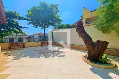 Casa à venda com 434m², 5 quartos e 2 vagas Casa à venda com 434m², 5 quartos e 2 vagasQuintal