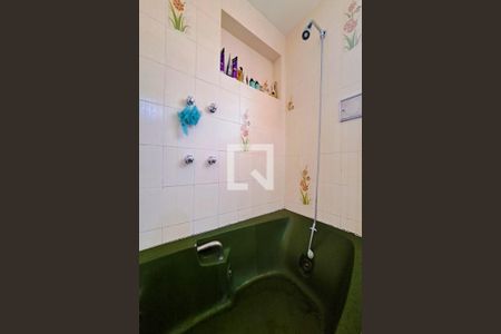 Casa à venda com 434m², 5 quartos e 2 vagas Casa à venda com 434m², 5 quartos e 2 vagasBanheiro da Suíte