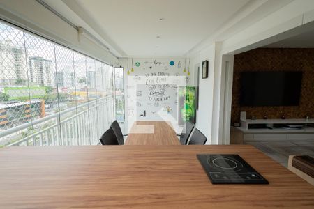 Apartamento à venda com 155m², 4 quartos e 3 vagas Apartamento à venda com 155m², 4 quartos e 3 vagasSacada