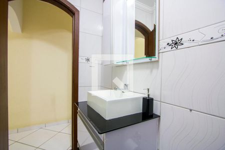 Casa à venda com 199m², 5 quartos e 3 vagas Casa à venda com 199m², 5 quartos e 3 vagasCasa 1 - Banheiro social 1