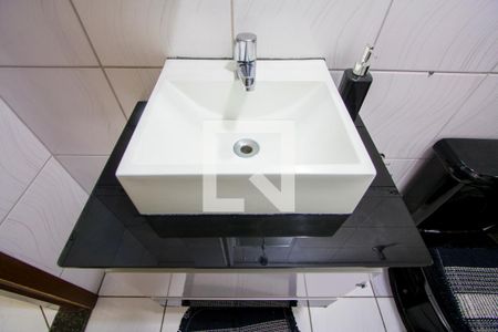 Casa à venda com 199m², 5 quartos e 3 vagas Casa à venda com 199m², 5 quartos e 3 vagasCasa 1 - Banheiro social 1