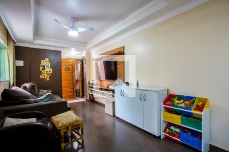 Casa à venda com 199m², 5 quartos e 3 vagas Casa à venda com 199m², 5 quartos e 3 vagasCasa 2 - Sala