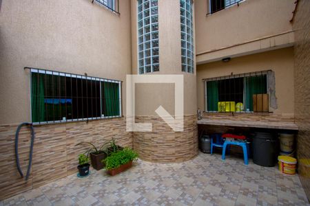 Casa à venda com 199m², 5 quartos e 3 vagas Casa à venda com 199m², 5 quartos e 3 vagasÁrea de serviço/Quintal